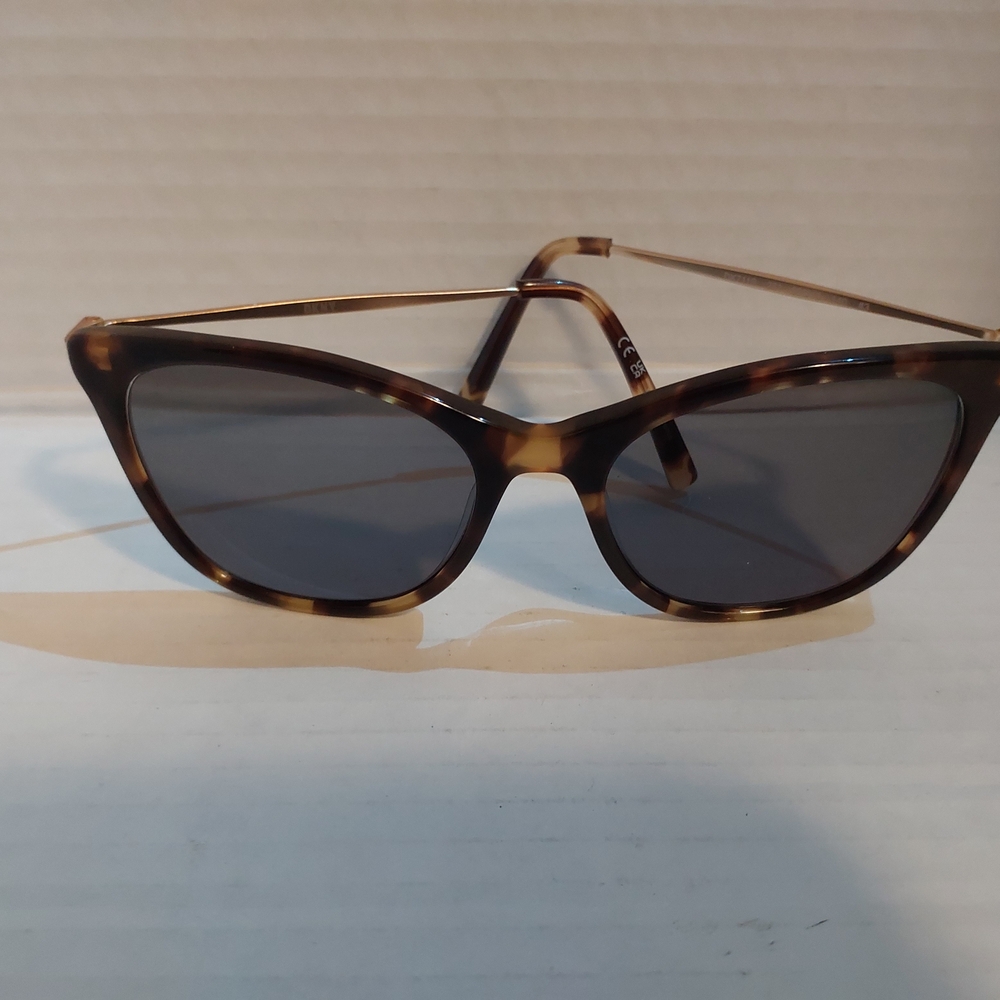 DYNK sunglasses Brown Cat-Eye Sunglasses with Tortoiseshell Frame